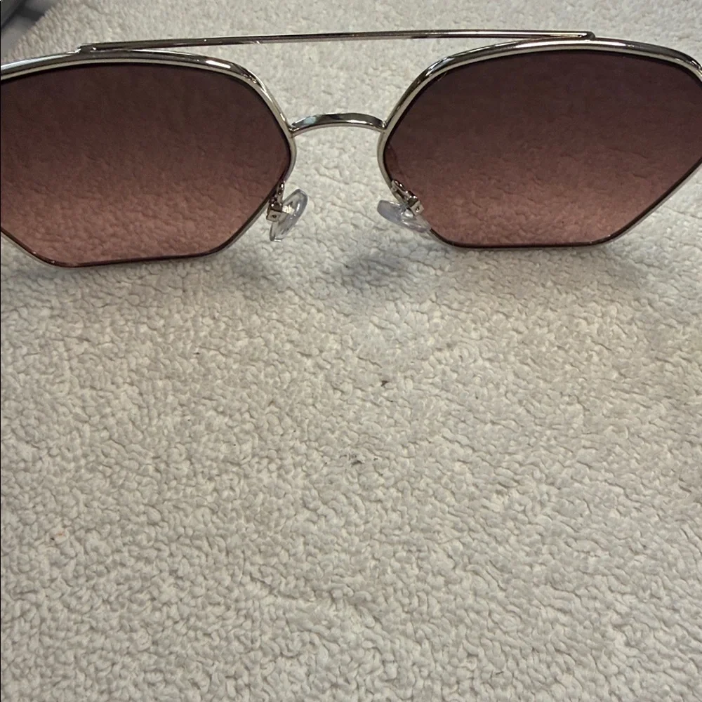 Oscar De la Renta Thin Metal Designer Sunglasses